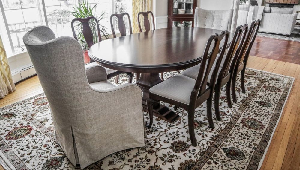 Oval Tables: What Size Is Right For You?