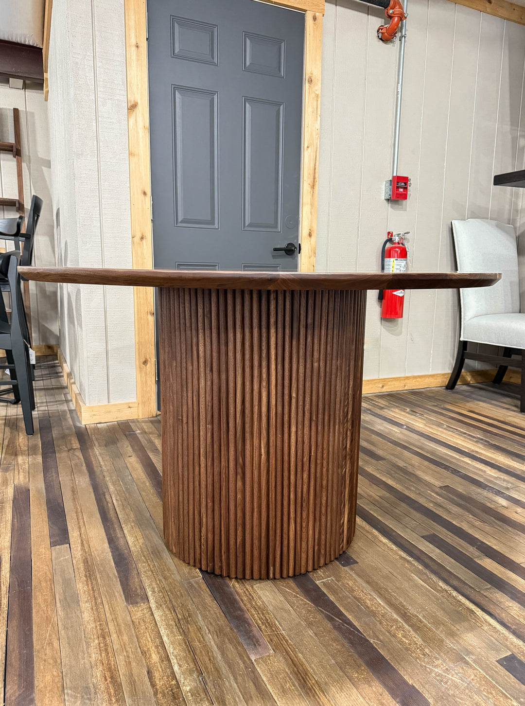 |#165| WALNUT REEDED TABLE