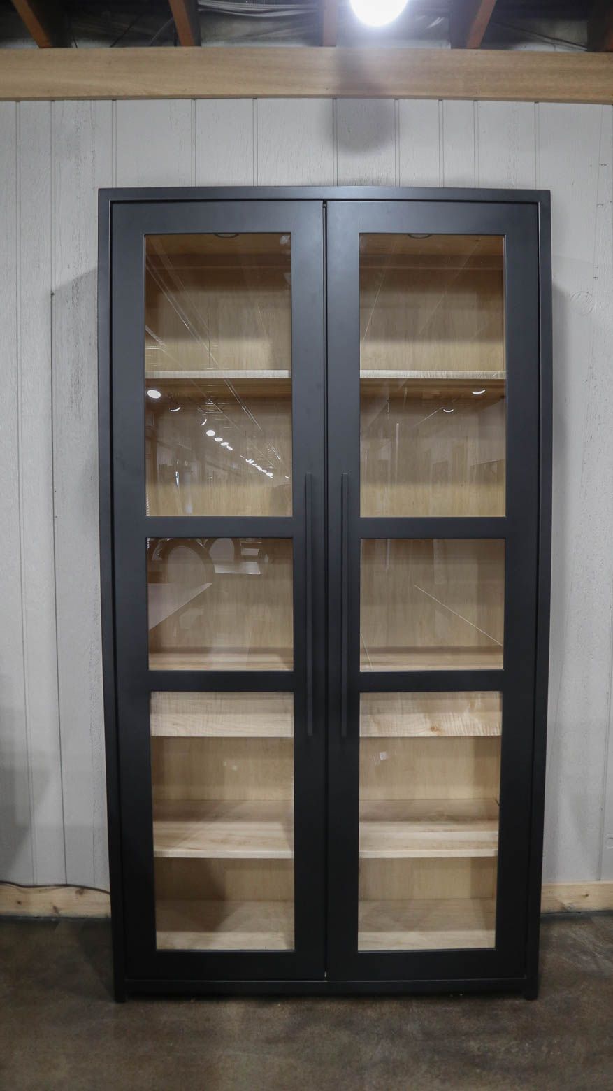Roanoke Brown Maple Natural - Inner Solid Black - outter flat
