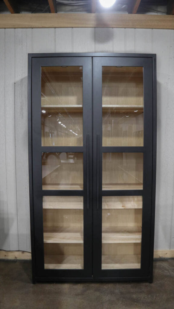 |#300| ROANOKE HUTCH