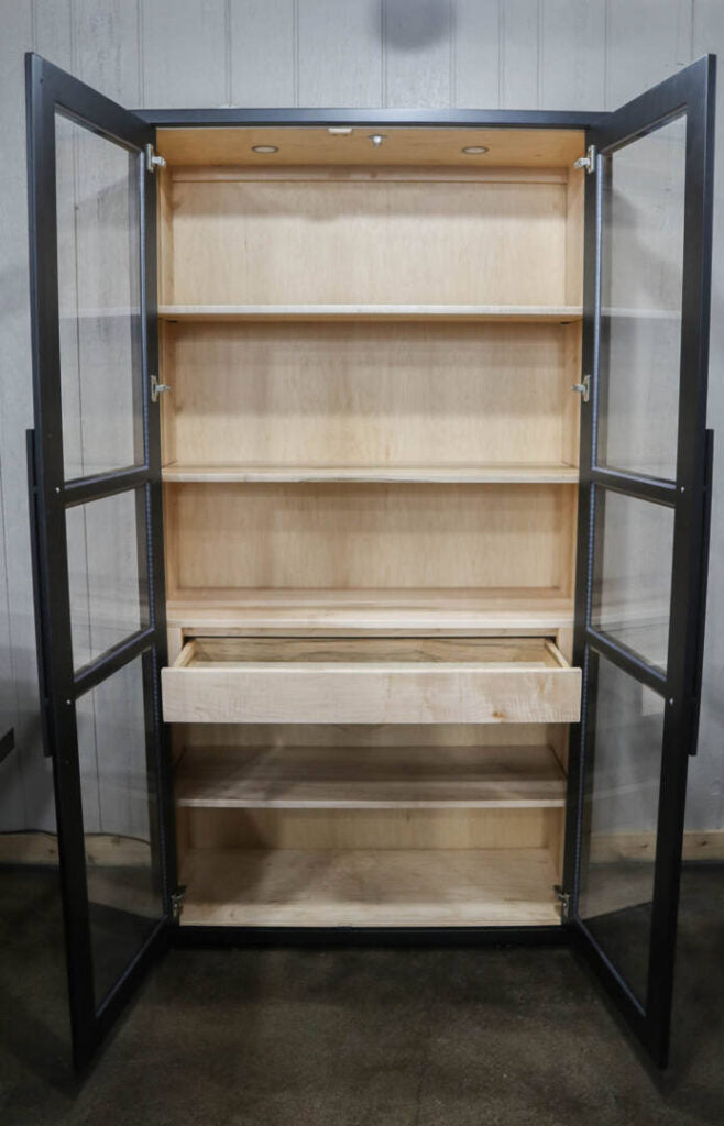 |#300| ROANOKE HUTCH