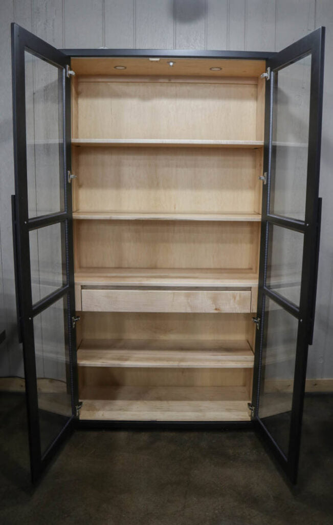 |#300| ROANOKE HUTCH